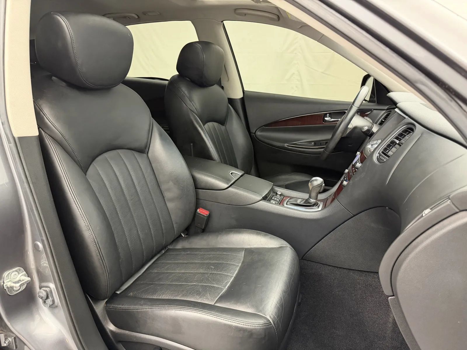 Used 2017 INFINITI QX50 AWD w/ Premium Package image 19