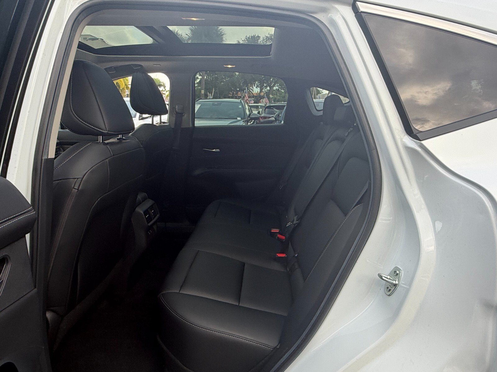 Certified 2025 Nissan Murano SL w/ Cargo Package AWD/4WD image 11