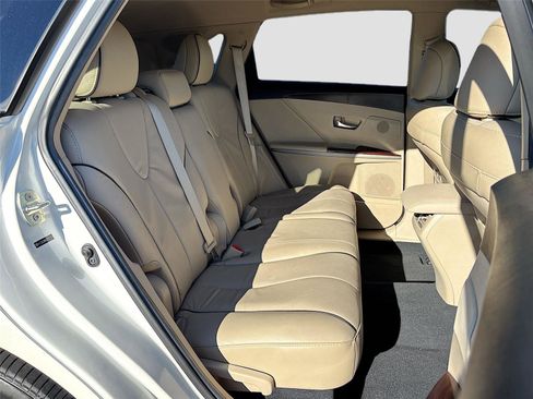 Used 2013 Toyota Venza Limited image 30