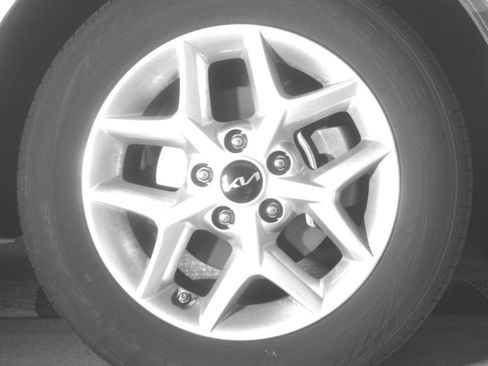 Used 2025 Kia Soul LX w/ LX Technology Package FWD image 16