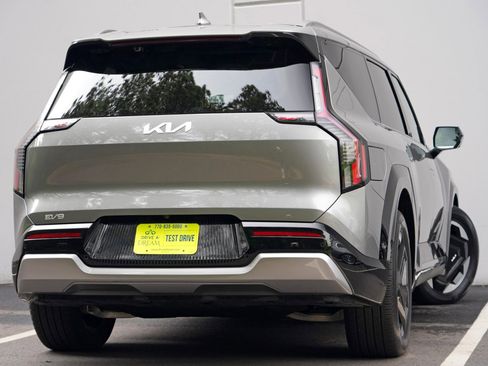 Used 2024 Kia EV9 Land AWD/4WD image 5