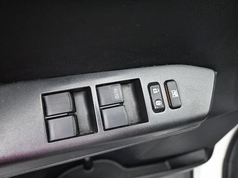 Used 2017 Toyota RAV4 XLE FWD image 10