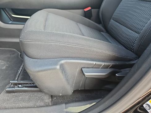 Used 2025 Chevrolet Equinox LT FWD image 16