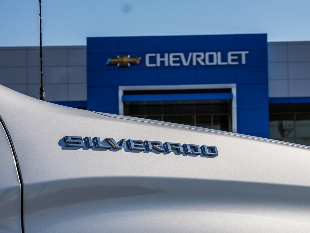 Used 2021 Chevrolet Silverado 1500 RST w/ Convenience Package II AWD/4WD image 10