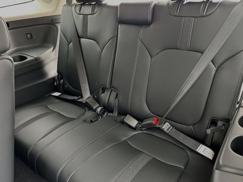 New 2025 Honda Pilot Touring image 14