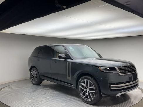 Used 2024 Land Rover Range Rover Long Wheelbase SE AWD/4WD image 2