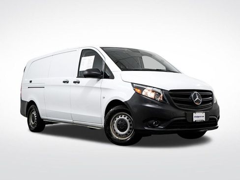 Used 2023 Mercedes-Benz Metris image 1