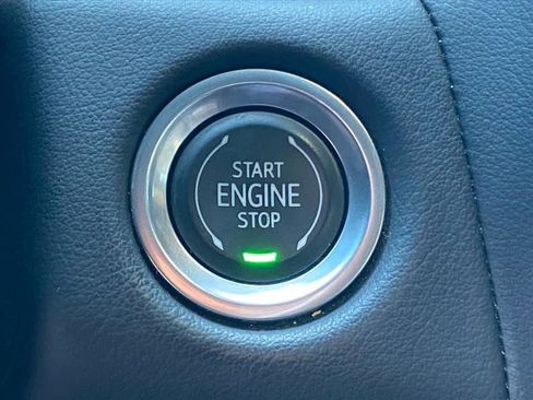 Used 2022 Chevrolet Suburban High Country image 21