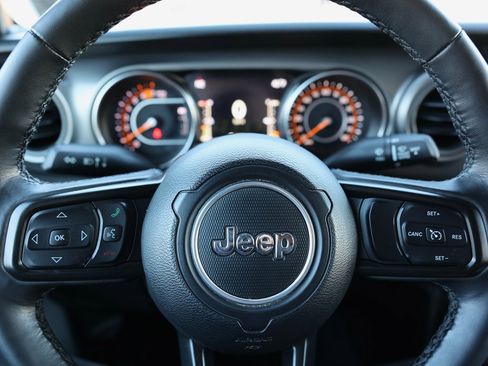 Used 2022 Jeep Wrangler Unlimited Sport image 35