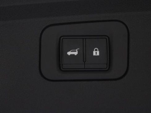 Certified 2025 Nissan Armada SL RWD image 18