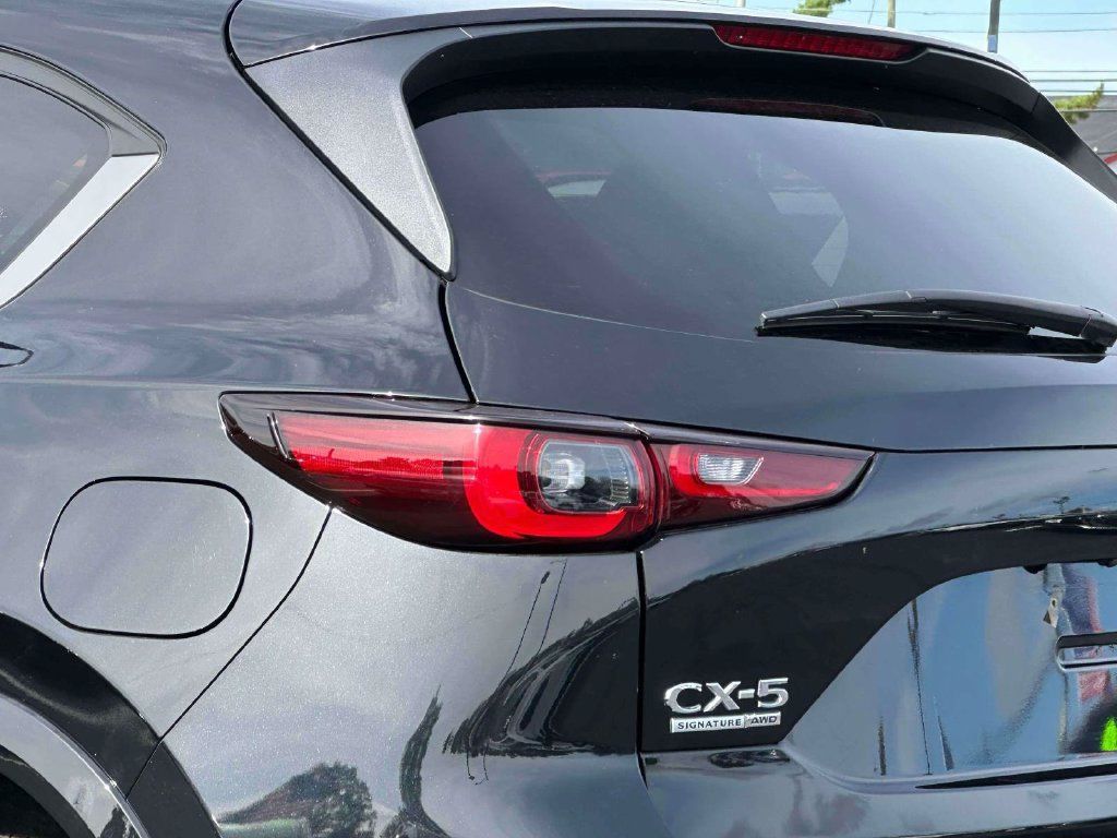 Used 2023 MAZDA CX-5 Signature AWD/4WD image 9