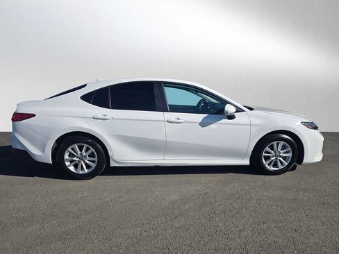 Used 2025 Toyota Camry LE image 2