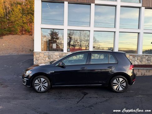 Used 2019 Volkswagen e-Golf SE w/ Driver Assistance Package image 11