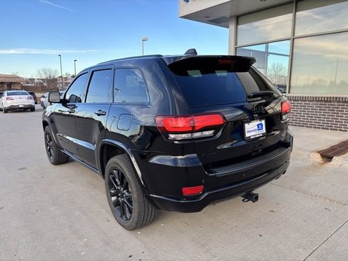 Used 2021 Jeep Grand Cherokee Laredo X image 7