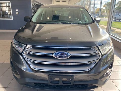 Used 2017 Ford Edge SE image 3
