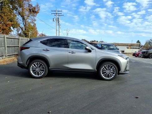 Used 2025 Lexus NX 350h AWD w/ Premium Package image 10
