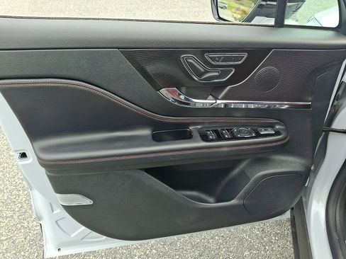 Certified 2025 Lincoln Corsair Reserve w/ Rear Removable Package Tray AWD/4WD image 12