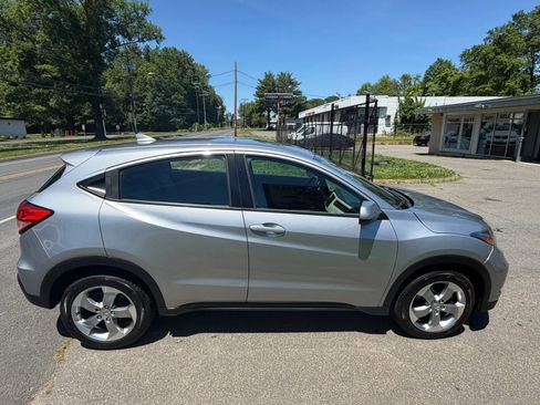 Used 2018 Honda HR-V LX image 6