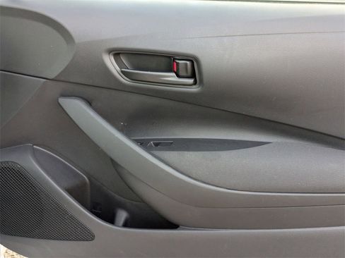 Used 2025 Toyota Corolla LE image 33