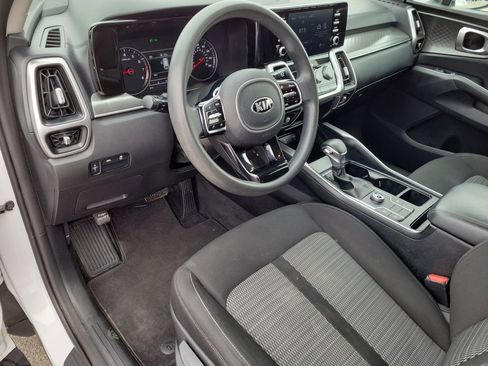 Used 2021 Kia Sorento LX image 18