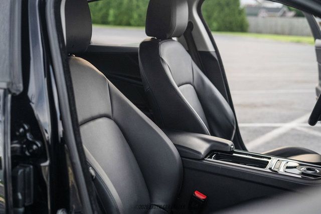 Used 2018 Jaguar XE Premium AWD/4WD image 36