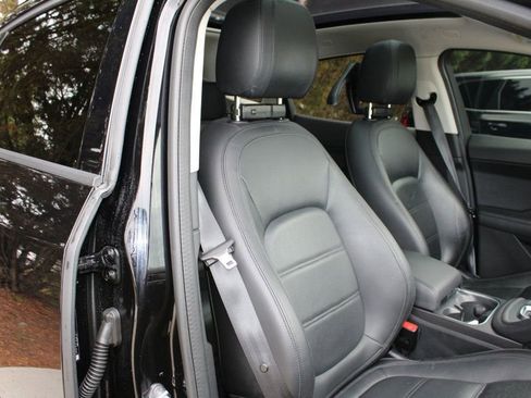 Used 2020 Jaguar E-PACE image 17