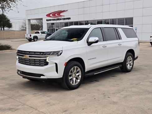 Certified 2023 Chevrolet Suburban Premier image 7