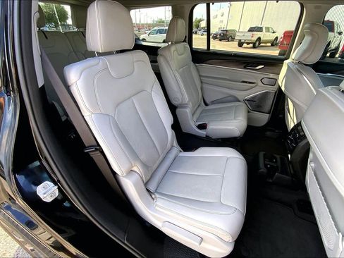 Used 2021 Jeep Grand Cherokee L Overland w/ Luxury Tech Group IV RWD image 39