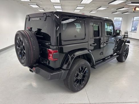 Used 2023 Jeep Wrangler Unlimited Sahara w/ Cold Weather Group image 15