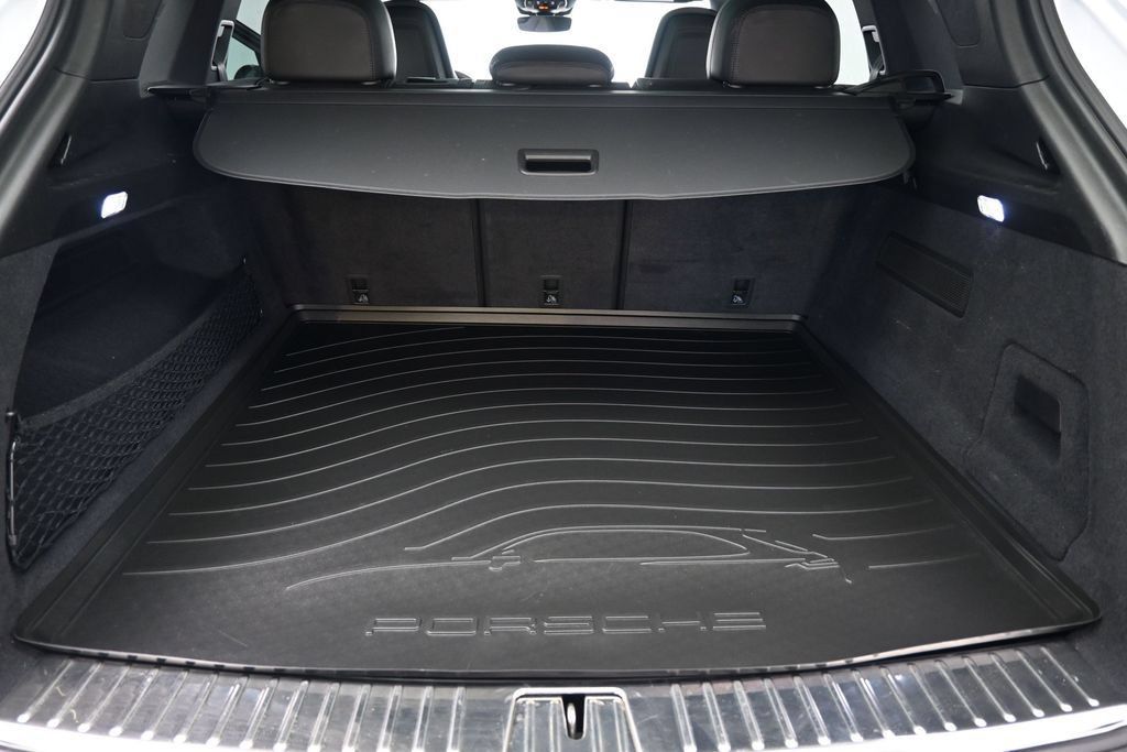 Certified 2026 Porsche Cayenne AWD/4WD image 33