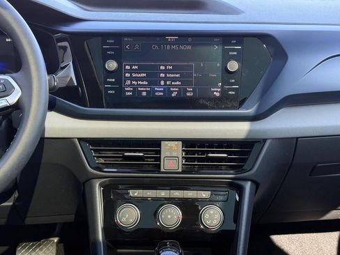 Certified 2023 Volkswagen Taos SE w/ Panoramic Sunroof Package AWD/4WD image 12
