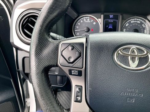 Used 2016 Toyota Tacoma SR5 w/ SR5 Appearance Package (DN) image 19