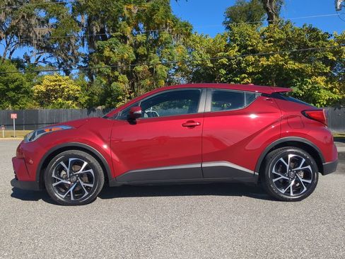 Used 2019 Toyota C-HR XLE image 16