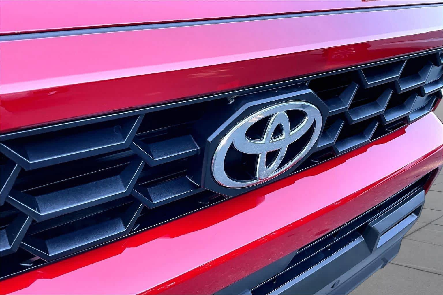 Certified 2026 Toyota 4Runner TRD Off-Road Premium AWD/4WD image 29