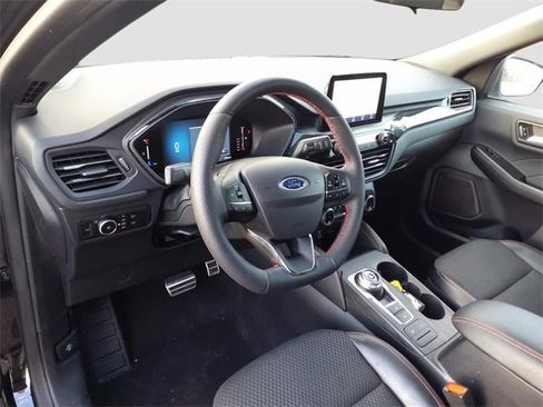 Used 2023 Ford Escape ST-Line Select image 17