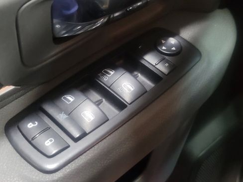 Used 2016 RAM 1500 Classic SLT image 27