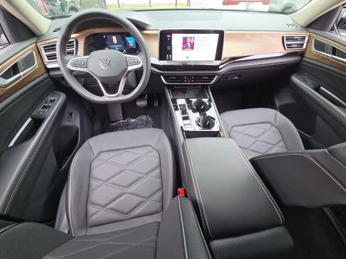 Used 2024 Volkswagen Atlas SE FWD image 15