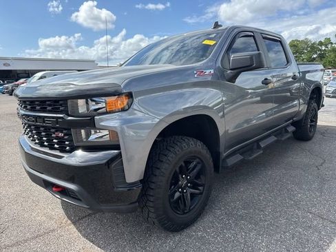 Used 2021 Chevrolet Silverado 1500 Custom Trail Boss w/ LPO, Dark Essentials Package image 3