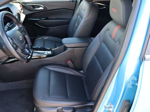 Used 2025 Chevrolet Trax RS w/ Driver Confidence Package FWD image 16