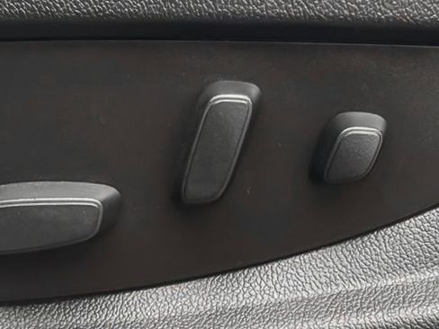 Used 2016 GMC Sierra 2500 SLT w/ Snow Plow Prep Package image 29