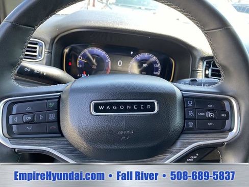 Used 2024 Jeep Wagoneer L Series II w/ Flexible Seating Group AWD/4WD image 12