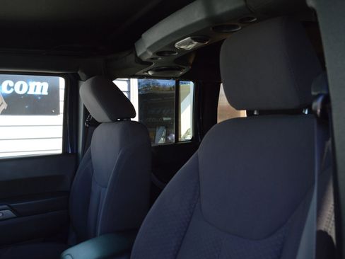 Used 2013 Jeep Wrangler Unlimited Sport image 11