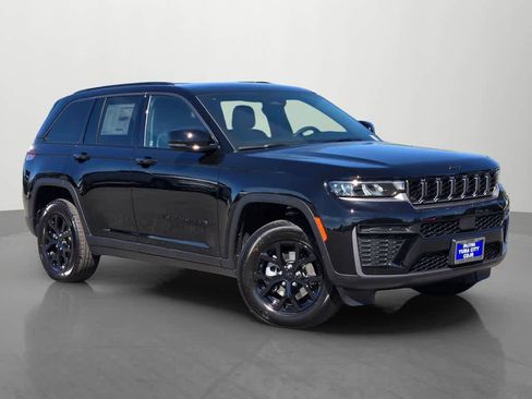 New 2026 Jeep Grand Cherokee Altitude image 8