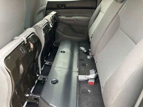 Used 2014 Toyota Tacoma 4x4 Double Cab w/ SR5 Package image 33