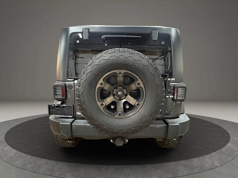 Used 2017 Jeep Wrangler Rubicon w/ Connectivity Group AWD/4WD image 4