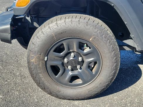 Used 2025 Jeep Wrangler Sport image 10