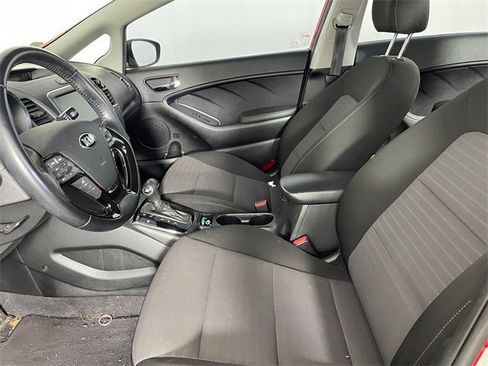 Used 2018 Kia Forte S image 2