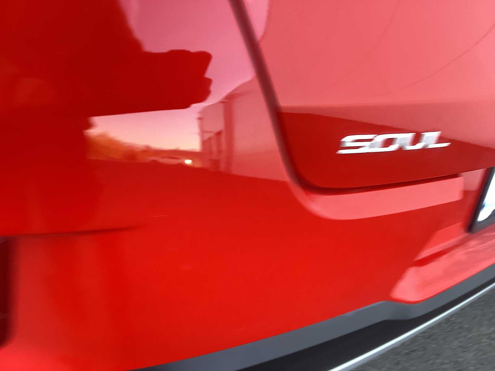 Used 2024 Kia Soul LX w/ Option Group 015 FWD image 7