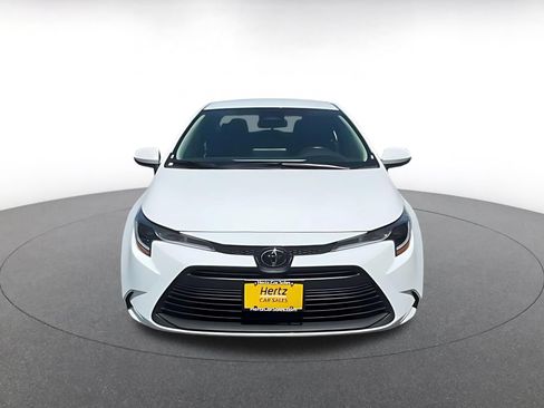 Used 2025 Toyota Corolla LE FWD image 4