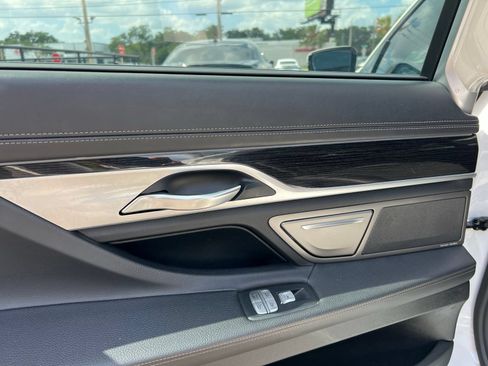 Used 2018 BMW 740e xDrive w/ M Sport Package AWD/4WD image 46